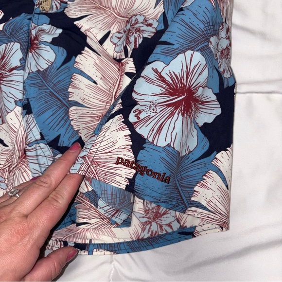 Patagonia 🌺 Board Shorts Mens Size 32 Wavefarer Printed Floral Palm Hawaiian - Picture 2 of 6
